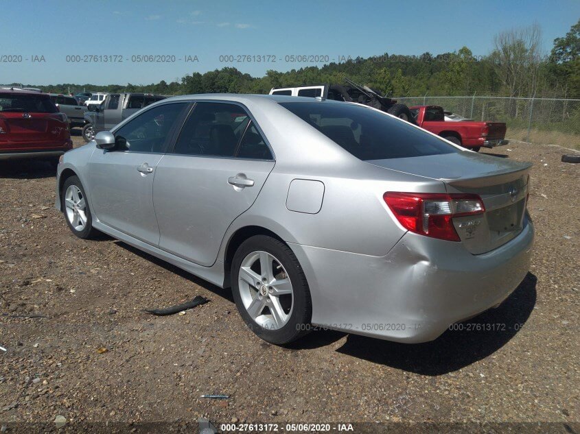 Kupit-serebreny-bu-TOYOTA-CAMRY-2.5-2012-goda-v-SShA6