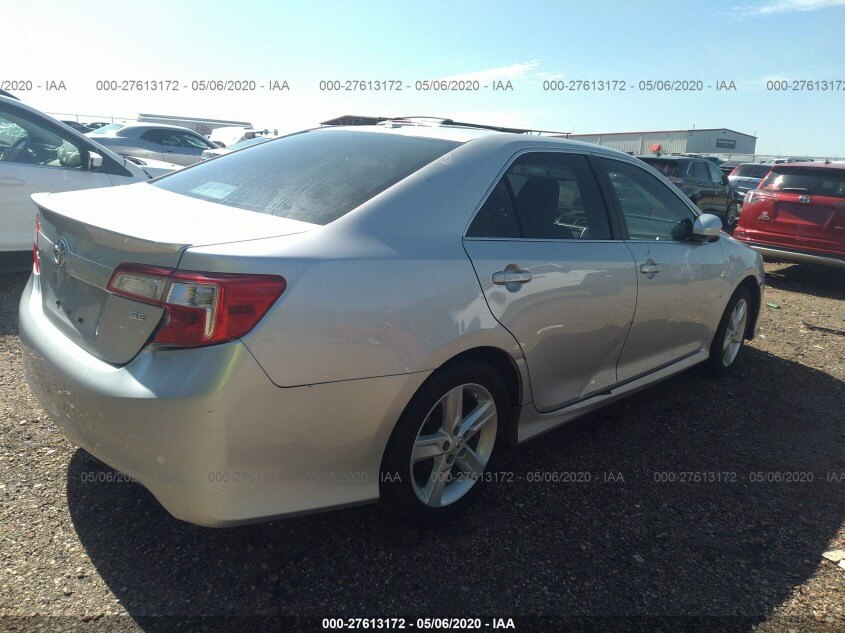 Kupit-serebreny-bu-TOYOTA-CAMRY-2.5-2012-goda-v-SShA6