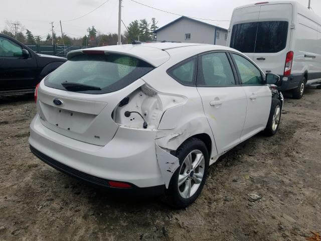 Купить бу Ford FOCUS 2.0 2014 года в США