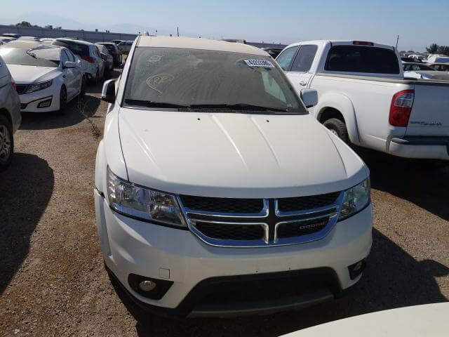 Купить белую бу Dodge Journey 3.6 2016 года в США