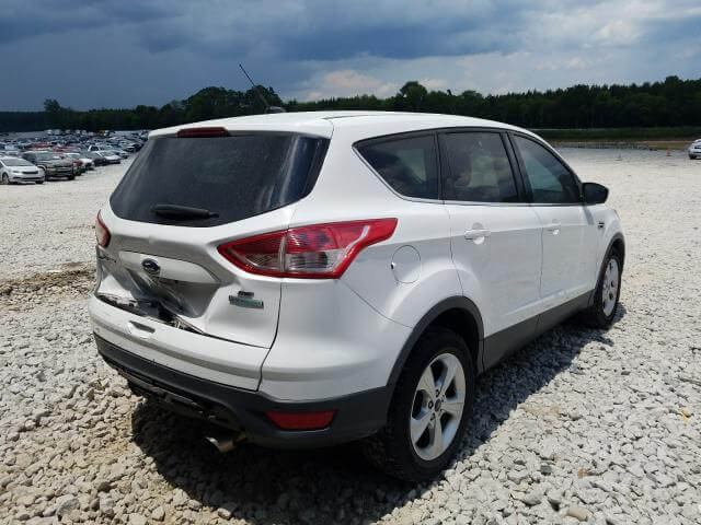 Купить бу FORD ESCAPE SE 2014 года в США