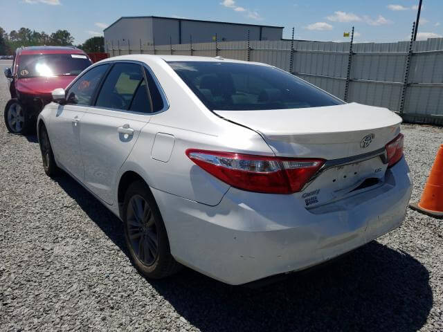 Купить бу TOYOTA CAMRY 2.5 2015 года в США