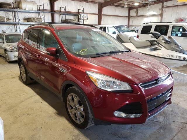 Купить бу FORD ESCAPE SEL 2013 года в США