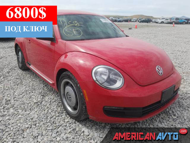 Купить бу VOLKSWAGEN BEETLE 2.5 2013 года в США