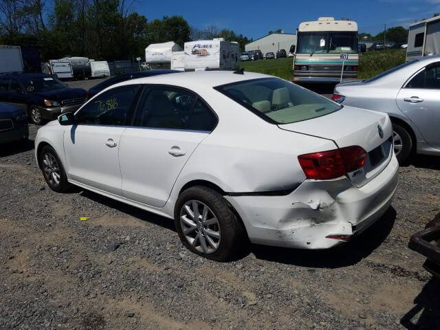 Купить б/у Volkswagen Jetta 2.5 2013 года в США