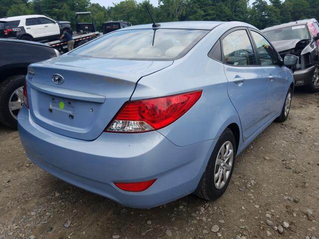 Купить бу HYUNDAI ACCENT GLS 2012 года в США