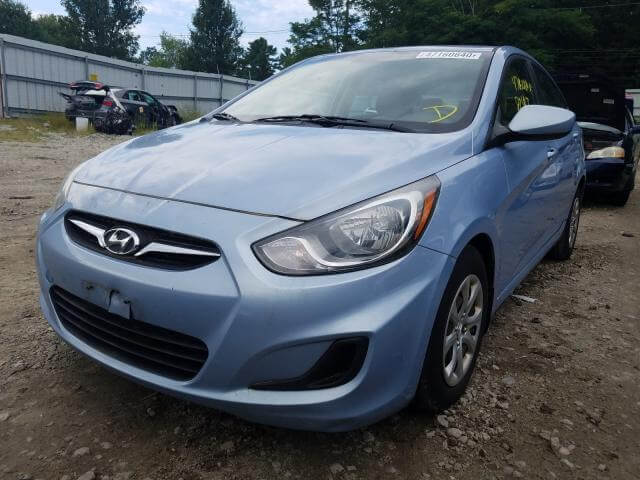 Купить бу HYUNDAI ACCENT GLS 2012 года в США