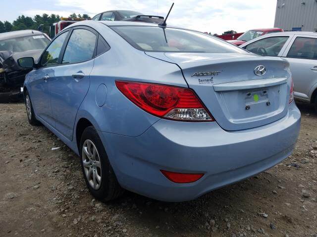 Купить бу HYUNDAI ACCENT GLS 2012 года в США