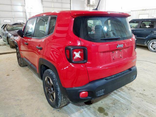 Купить бу JEEP RENEGADE SPORT 2015 года в США