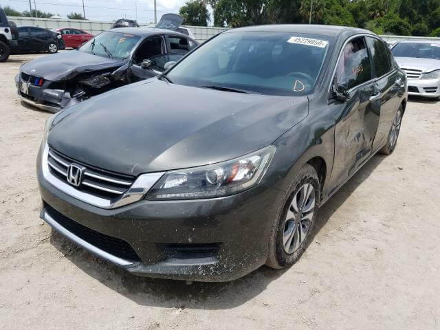 Купить буHONDA ACCORD 2.4 2014 года в США