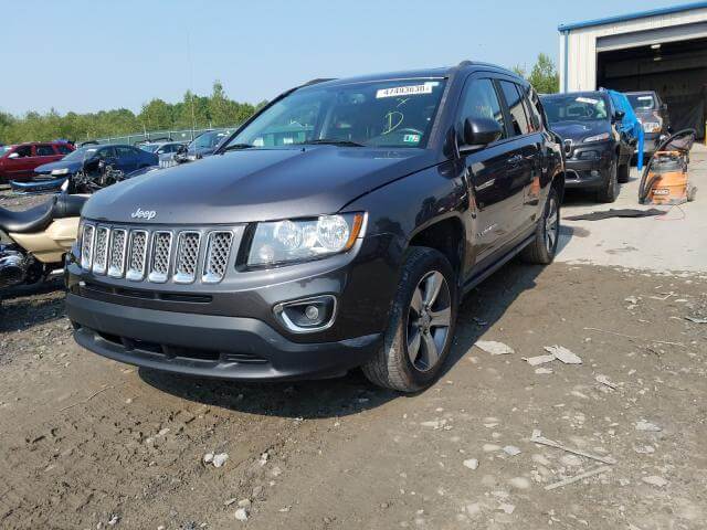 Купить JEEP COMPASS LATITUDE 2016 года в США