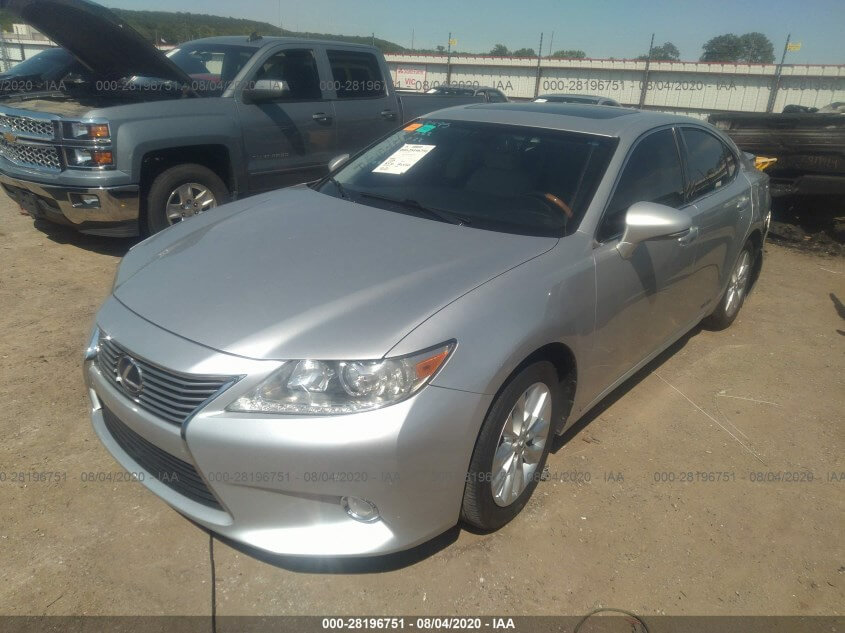 Купить LEXUS ES 300H 2013 года в США