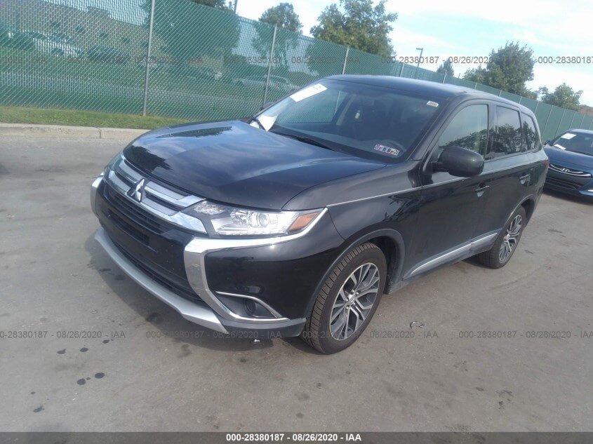 Купить MITSUBISHI OUTLANDER ES 2018 года в США