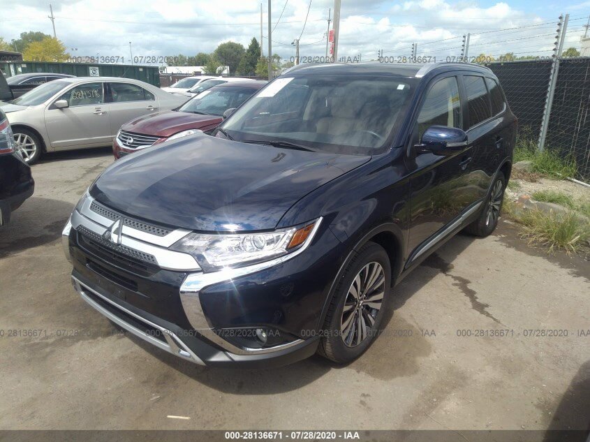 Купить MITSUBISHI OUTLANDER ES/SE/SEL/LE 2019 года в США