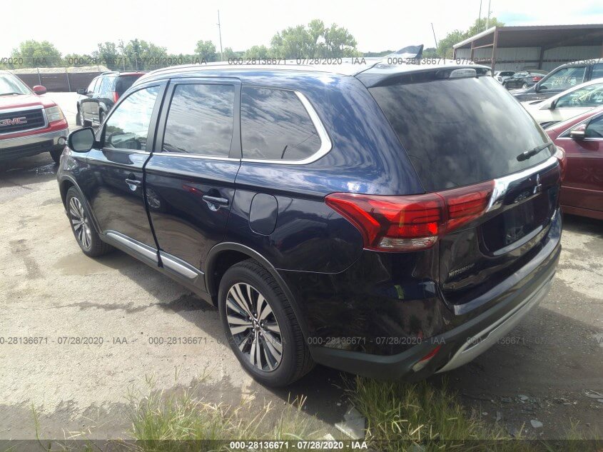 Купить MITSUBISHI OUTLANDER ES/SE/SEL/LE 2019 года в США