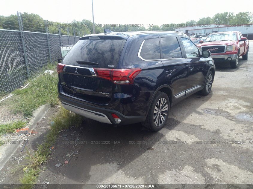 Купить MITSUBISHI OUTLANDER ES/SE/SEL/LE 2019 года в США