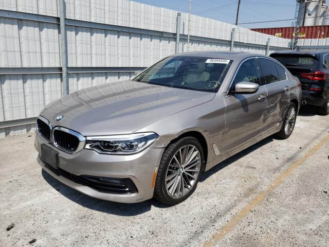 Купить бу BMW 530 XI 2.0 2017 года в США