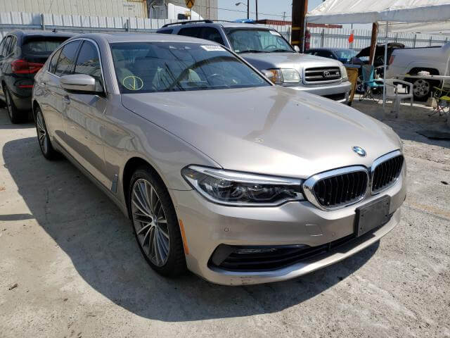 Купить бу BMW 530 XI 2.0 2017 года в США