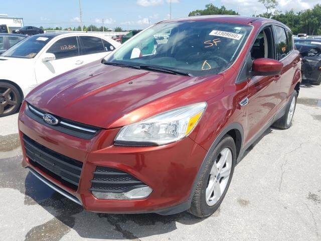 Купить б/у FORD ESCAPE 2.5 SE 2015 года в США