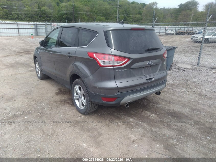 Купить бу FORD ESCAPE SE 2013 года в США