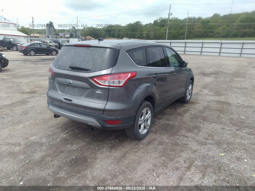 Купить бу FORD ESCAPE SE 2013 года в США