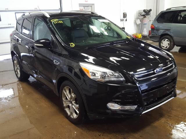 Купить бу FORD ESCAPE TITANIUM 2014 года в США