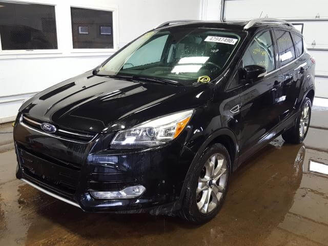 Купить бу FORD ESCAPE TITANIUM 2014 года в США