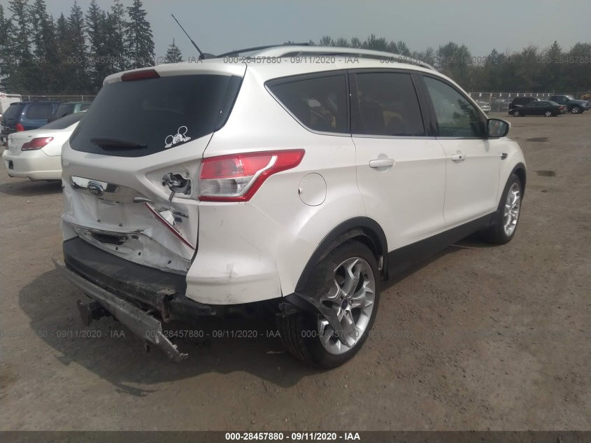 Купить б/у FORD ESCAPE TITANIUM 2016 года в США