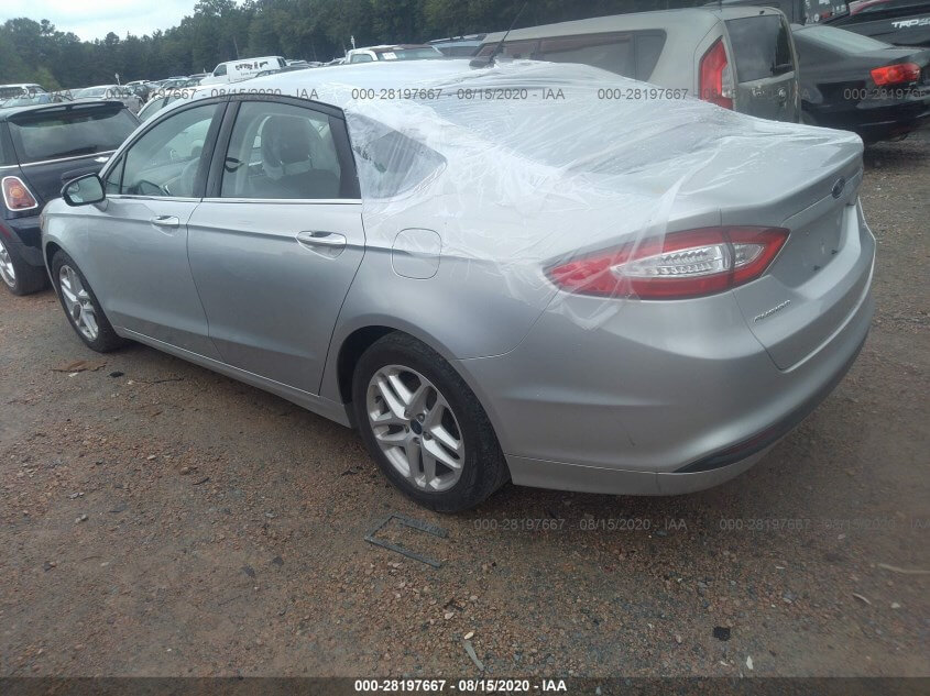 Купить бу FORD FUSION 2014 года в США