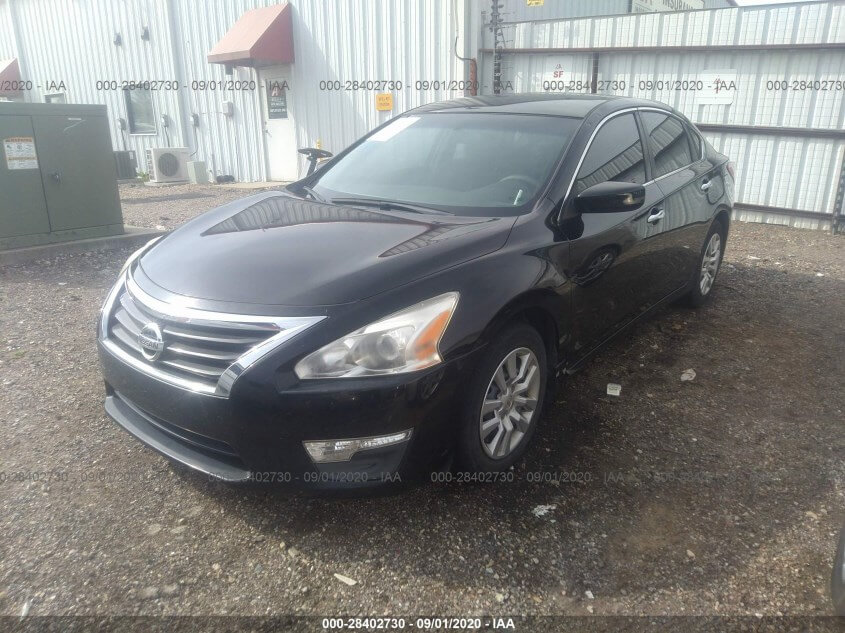 Купить бу NISSAN ALTIMA 2.5 2013 года в США