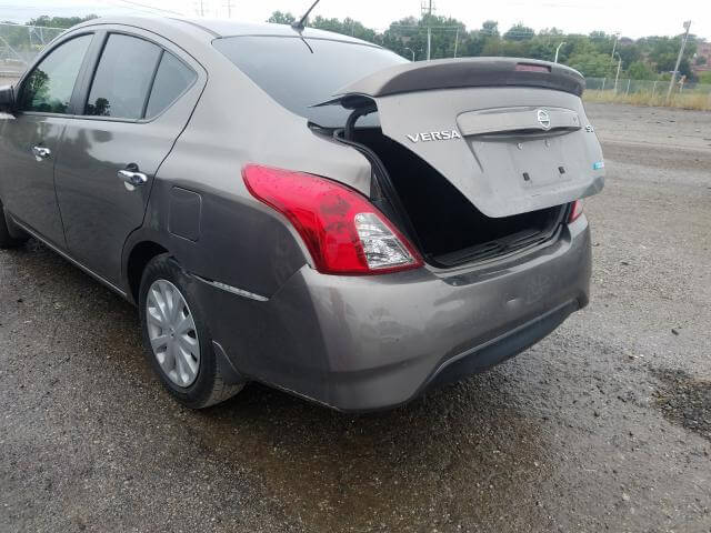 Купить б/у NISSAN VERSA S 2015 года в США