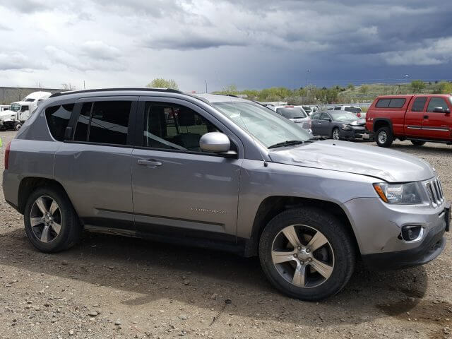 Купить JEEP COMPASS LATITUDE 2017 года в США