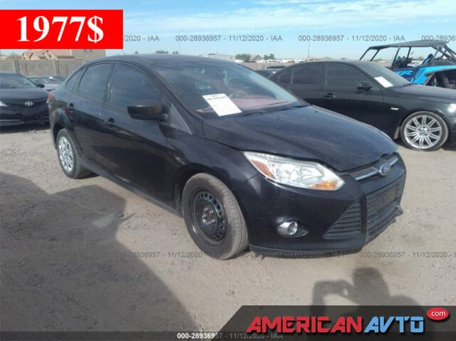 Купить бу FORD FOCUS SE 2012 года в США