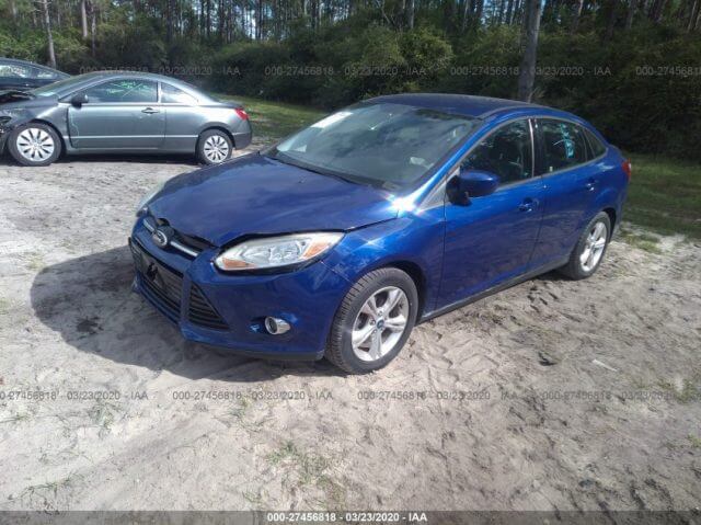 Купить бу FORD FOCUS SE 2012 года в США