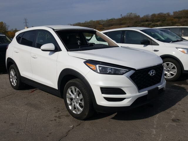 Купить бу HYUNDAI TUCSON SEL 2019 года в США