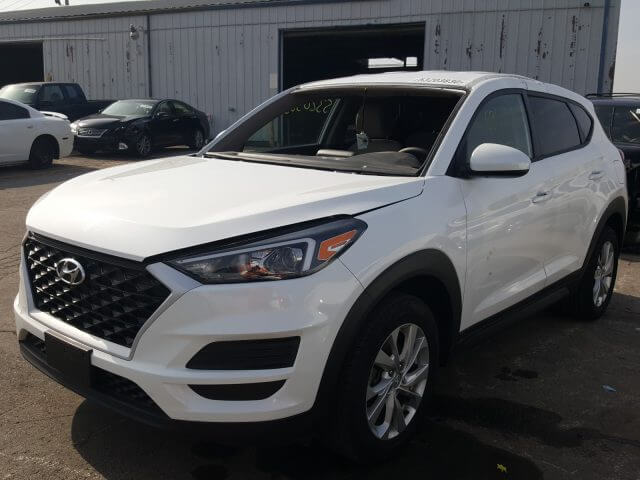 Купить бу HYUNDAI TUCSON SEL 2019 года в США