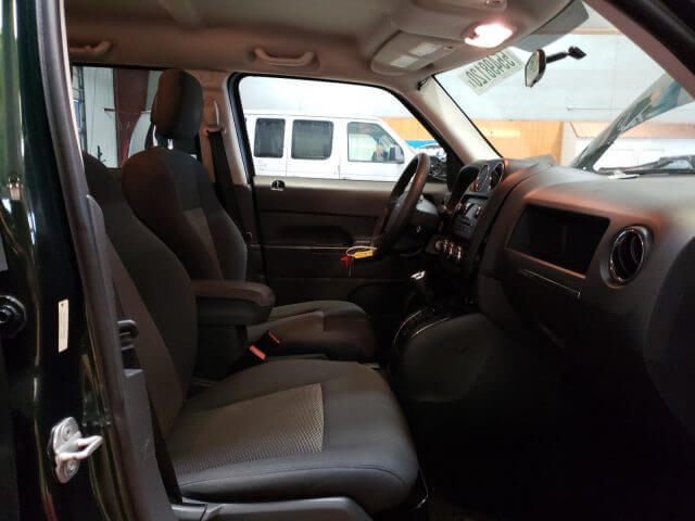 Купить бу JEEP PATRIOT SPORT 2010 года в США