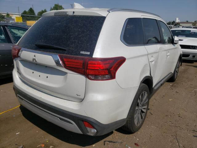 Купить б/у MITSUBISHI OUTLANDER SE 2019 года в США