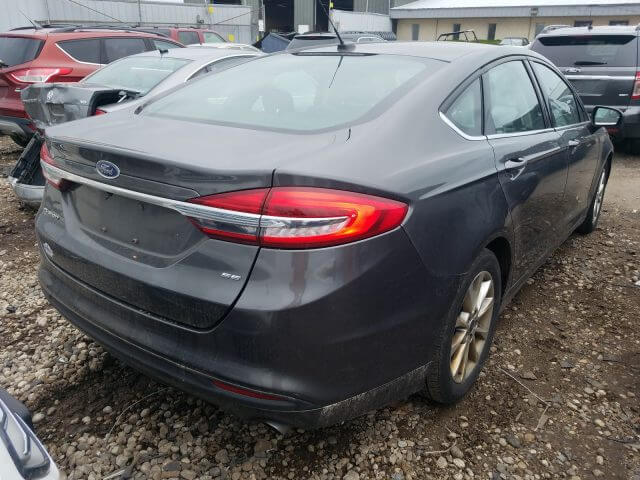 Купить б/у FORD FUSION 2017 года в США