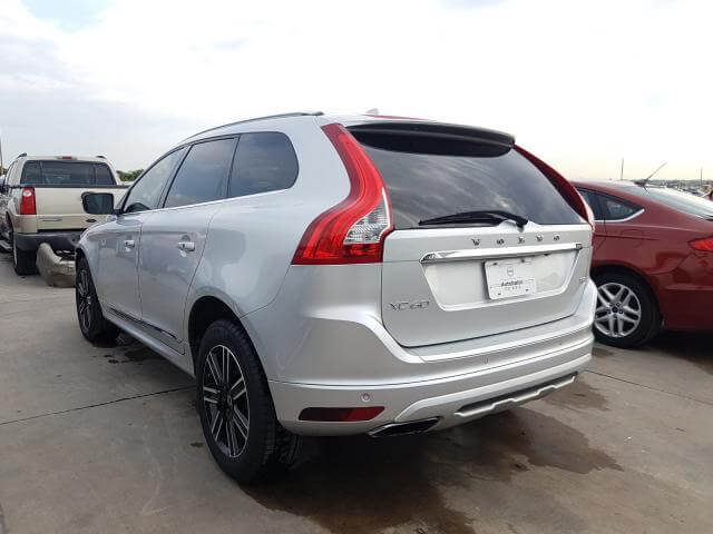 Купить VOLVO XC60 T5 DYNAMIC 2017 года в США