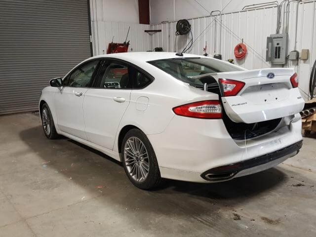 Купить бу FORD FUSION 2013 года в США