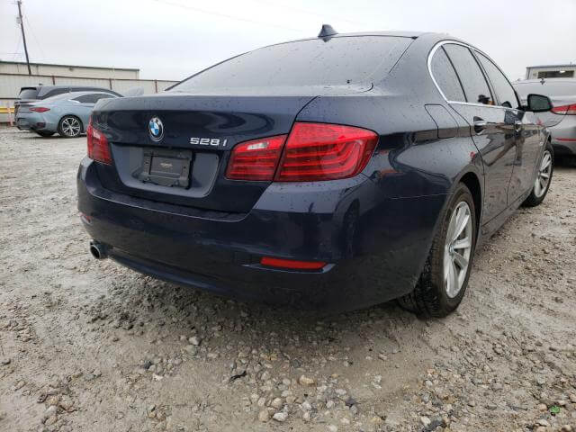 Купить бу BMW 528 I 2016 года в США