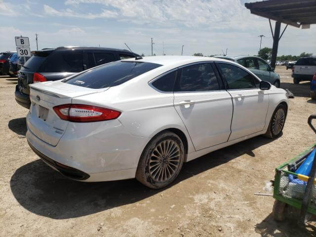 Купить бу FORD FUSION TITANIUM 2.0 2015 года в США