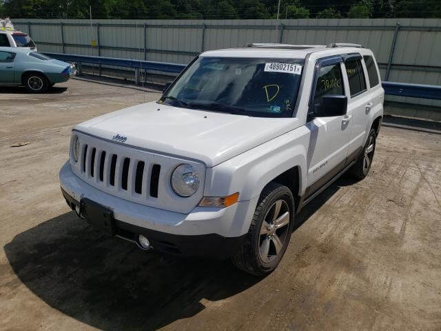 Купить бу JEEP PATRIOT LATITUDE 2.4 2016 года в США