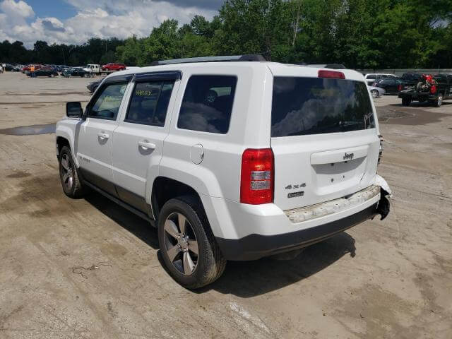 Купить бу JEEP PATRIOT LATITUDE 2.4 2016 года в США