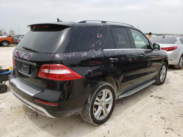 Купить бу MERCEDES-BENZ ML 350 2015 года в США