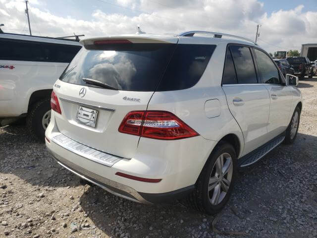 Купить бу MERCEDES-BENZ ML 350 4MATIC 2013 года в США