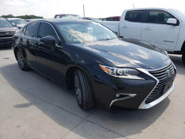 Купить LEXUS ES 300H 2016 года в США