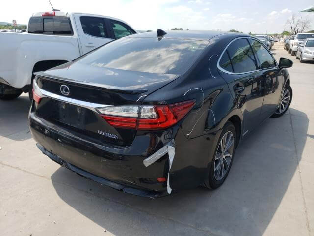 Купить LEXUS ES 300H 2016 года в США