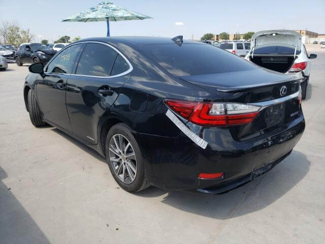 Купить LEXUS ES 300H 2016 года в США